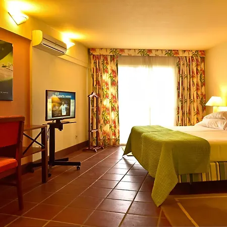 Отель Pestana Ocean Bay Фуншал
