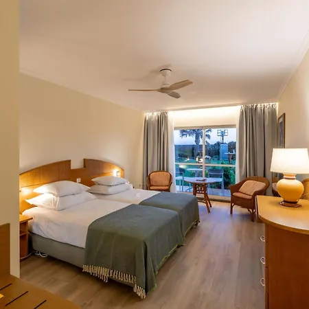 Отель Pestana Ocean Bay Фуншал