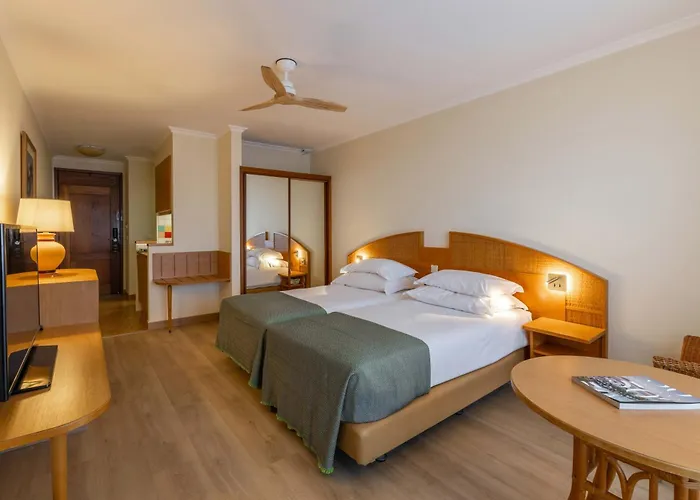 מלון Pestana Ocean Bay 4*