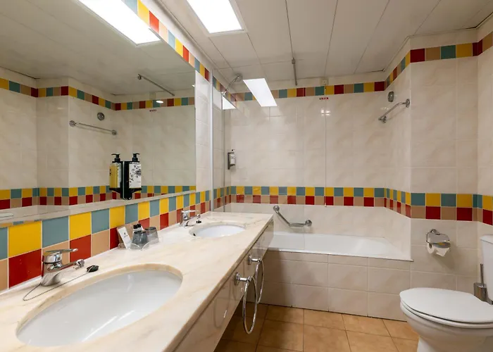 Pestana Ocean Bay Hotell