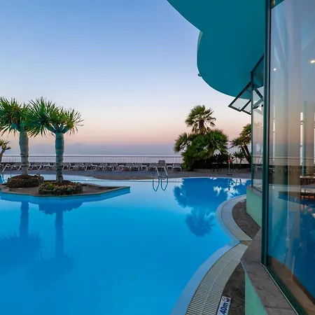 بيستانا باي أوشن أبارتهوتل 4*